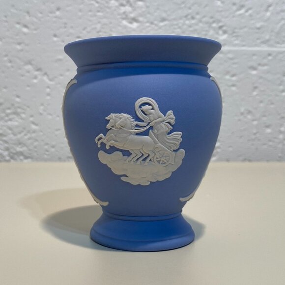 Wedgwood Blue Jasperware Small Vase with White Motif - Picture 1 of 8